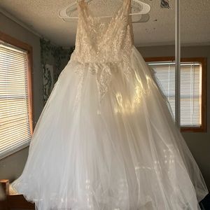 beautiful white dress size 5-6y girls